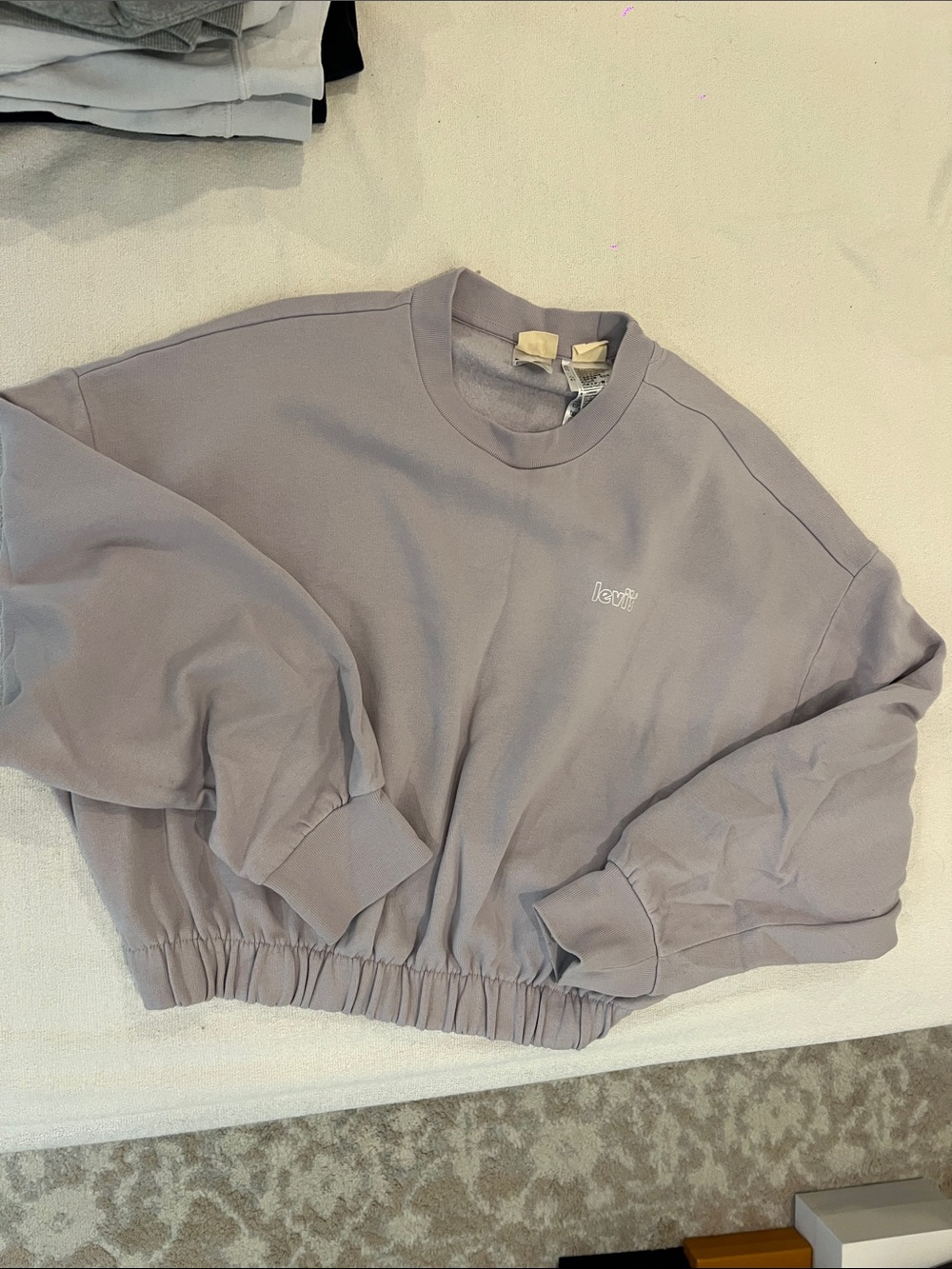 Levi's Graphic Crewneck crop Sweatshirt Gray Size small
